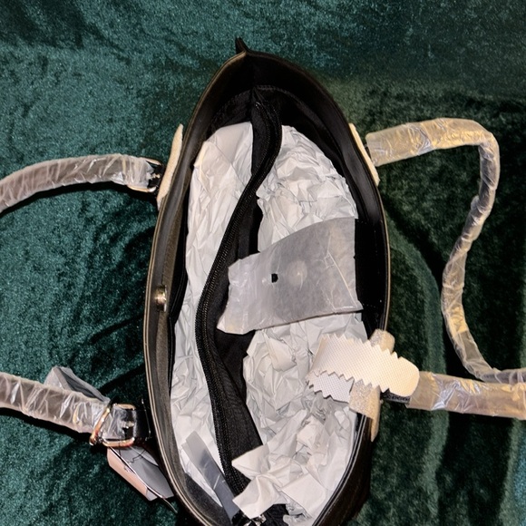 Nine West Doralia Tote Black NWT - Picture 9 of 12